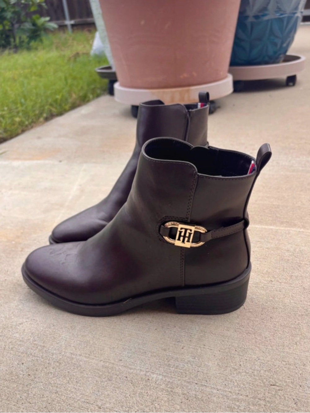 Tommy Hilfiger Purple/Brown Leather Gold Logo Ankle Chelsea Boots